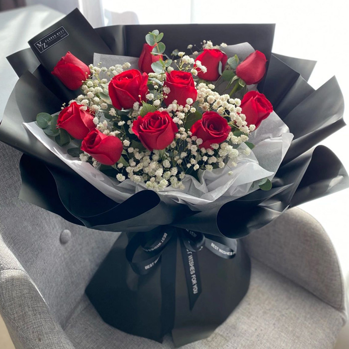 11 Red Roses & Baby's Breath in Black Luxury Wrap - Gothic Romance Gift | 214flowers.com