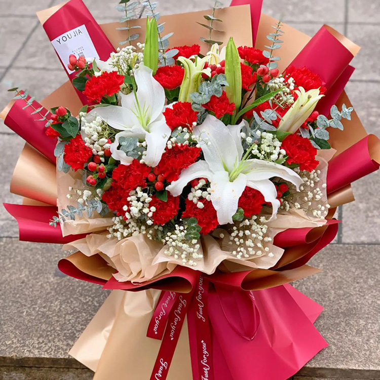 19 Red Carnations & 2 Lilies Bouquet - Longevity Flowers Delivery to China | 214flowers.com