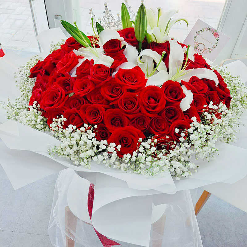 99 red roses and 5 white lilies fresh bouquet to china