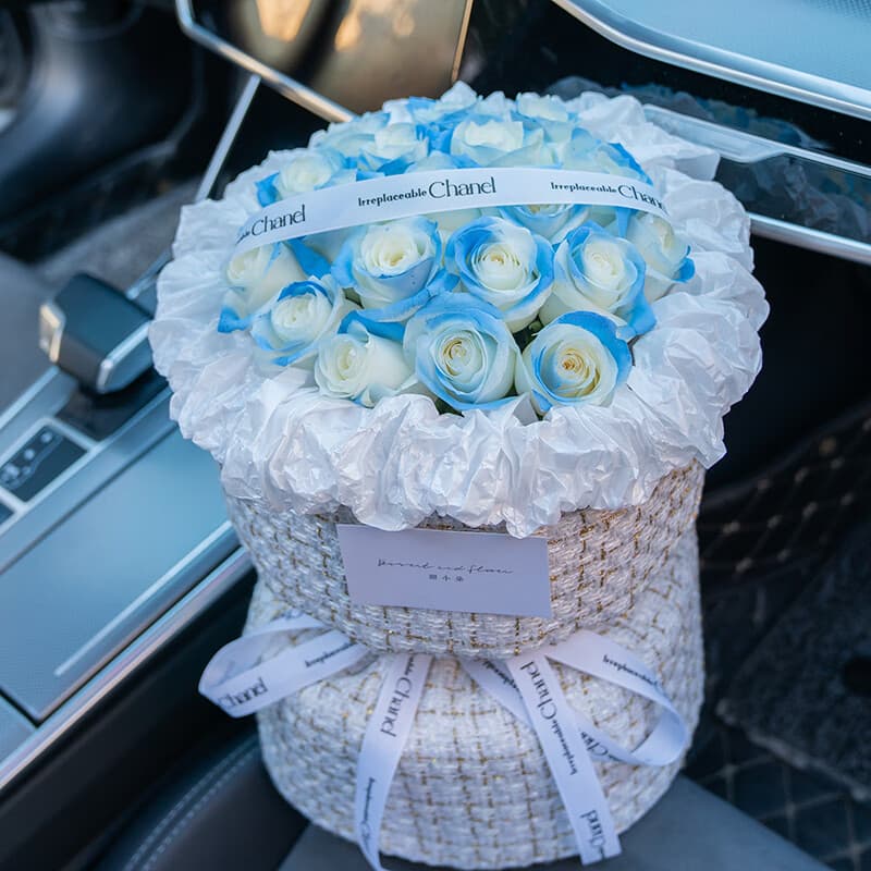 Blue Romance, 19 Fractured Ice Blue Roses, Little Fragrance - Send roses to China