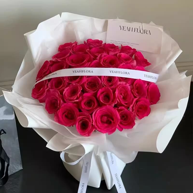 Romantic to the max, 33 Freddie Roses