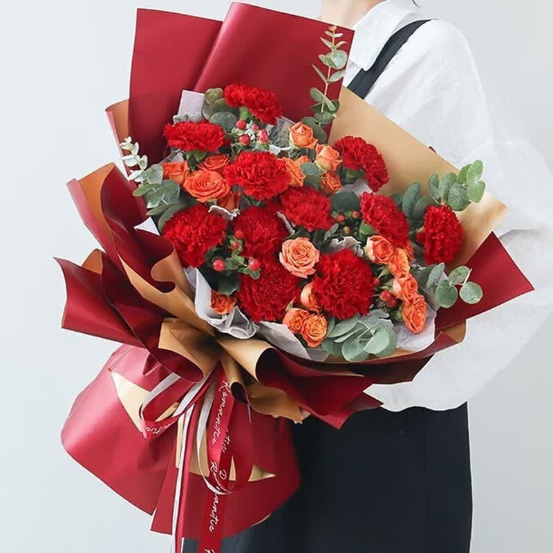 Mom, I love you. 11 red carnations - Blessing flowers delivery to China