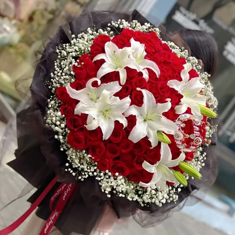 99 red roses + 11 white lilies - Send love flowers to China