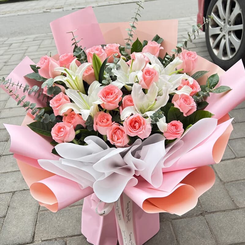 21 pink roses and 6 lilies - Birthday flowers delivery to China