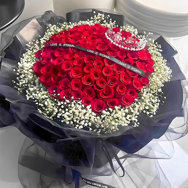 Happy birthday to the queen, 99 red roses