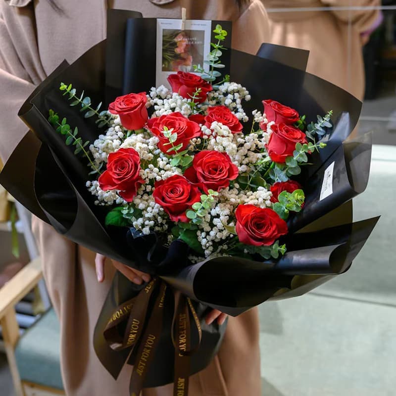 Love you for life, 11 red roses - Send love flowers to China