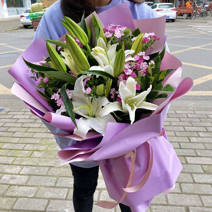 Pure Serenity: 6 White Oriental Lilies in Dusty Lavender